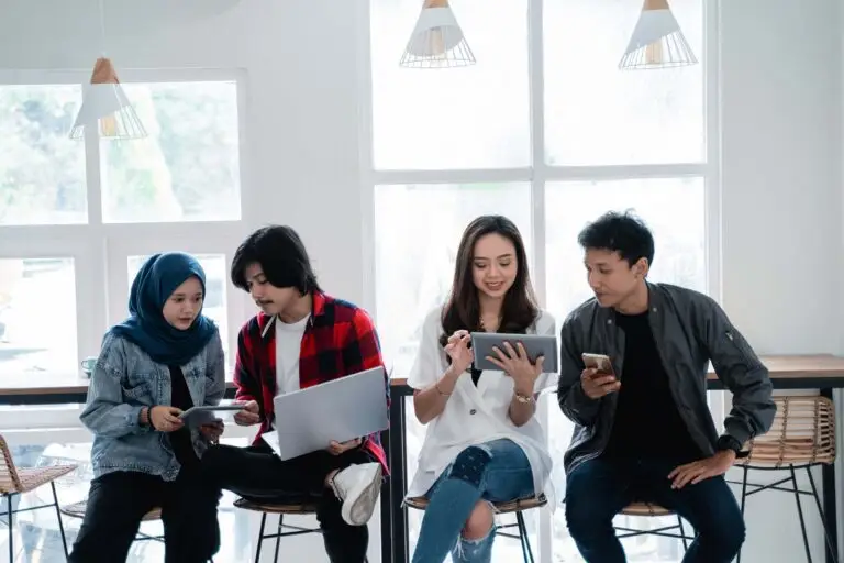 Investor Pasar Modal Indonesia Tembus 20,32 Juta SID, Tumbuh 37% di Tengah Dominasi Generasi Muda