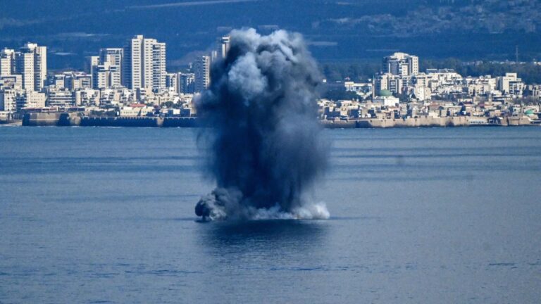 IHSG Hadapi Badai Ganda: Serangan Israel ke Iran Picu Kekacauan, Sektor Energi Terpuruk di Akhir Februari